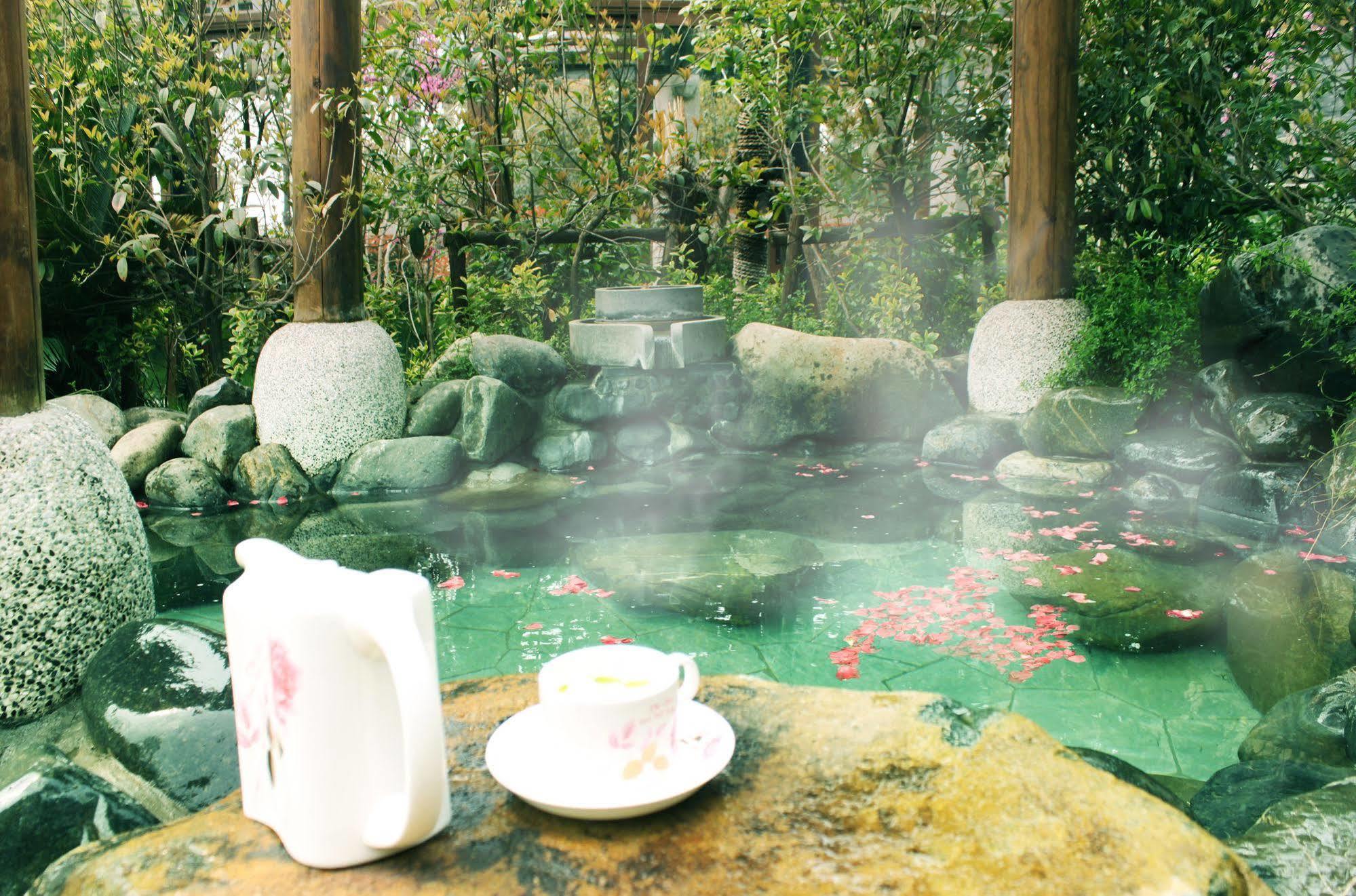 Suzhou Phoenix Hotspring Resort Zhangjiagang Экстерьер фото