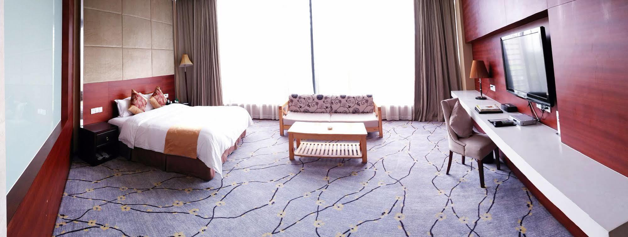 Suzhou Phoenix Hotspring Resort Zhangjiagang Экстерьер фото