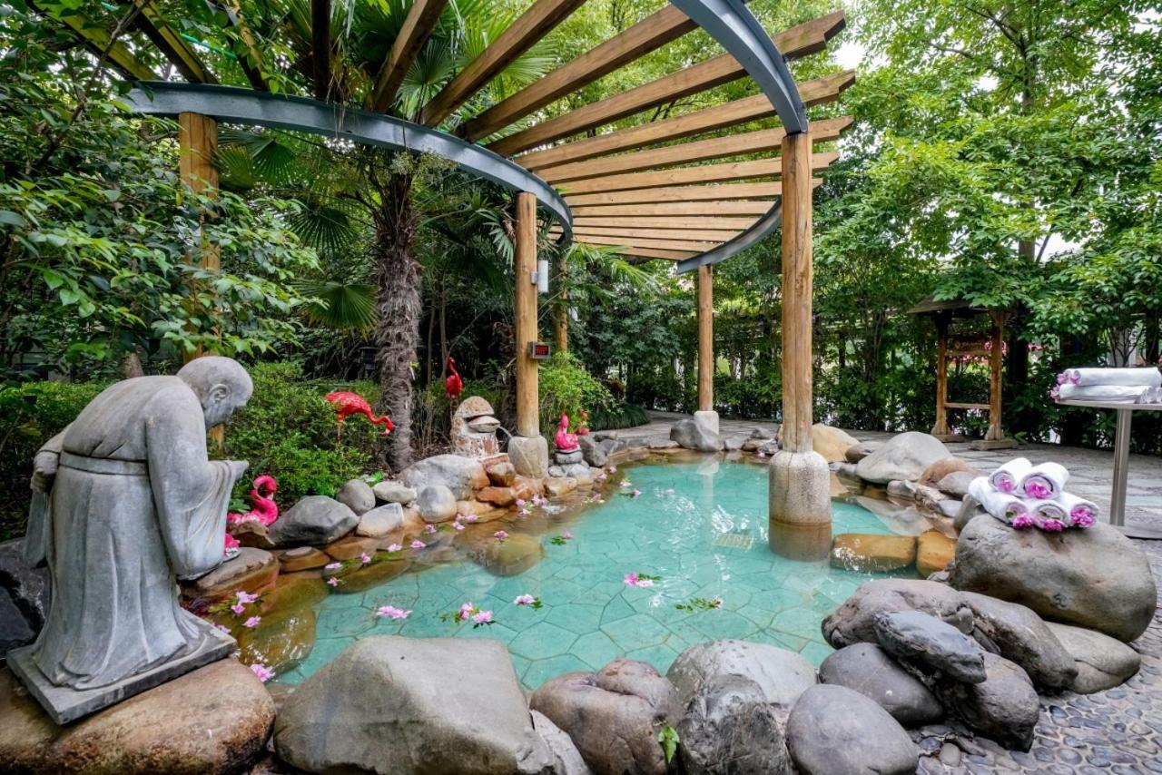 Suzhou Phoenix Hotspring Resort Zhangjiagang Экстерьер фото